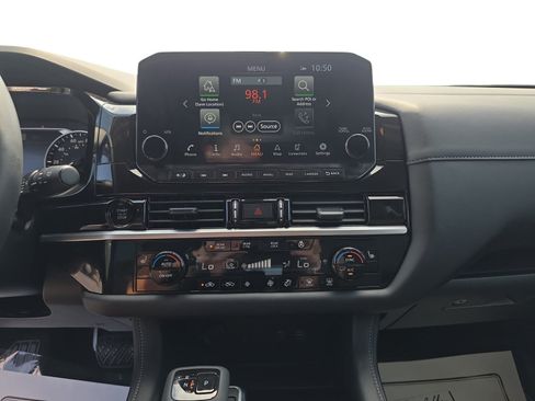 Used 2025 Nissan Pathfinder SL w/ SL Premium Package AWD/4WD image 17