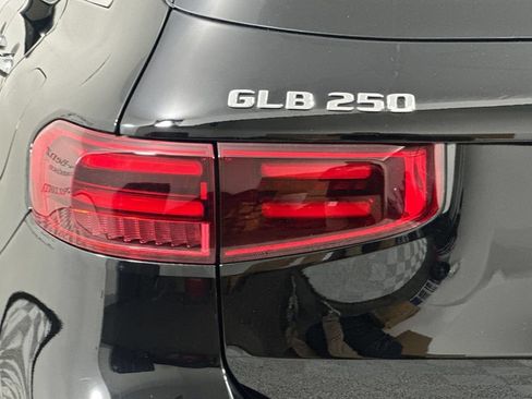 Used 2026 Mercedes-Benz GLB 250 image 33