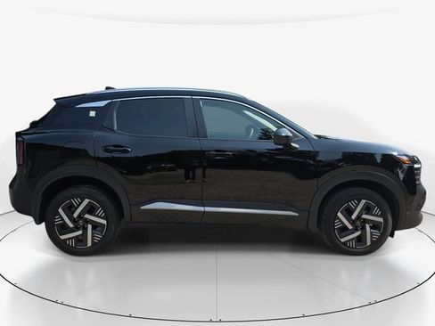 Used 2026 Nissan Kicks SV FWD image 4