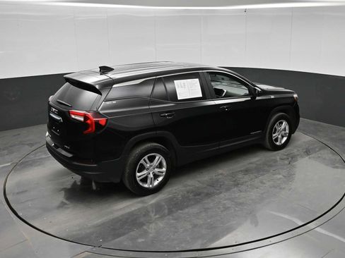 Used 2024 GMC Terrain SLE AWD/4WD image 32