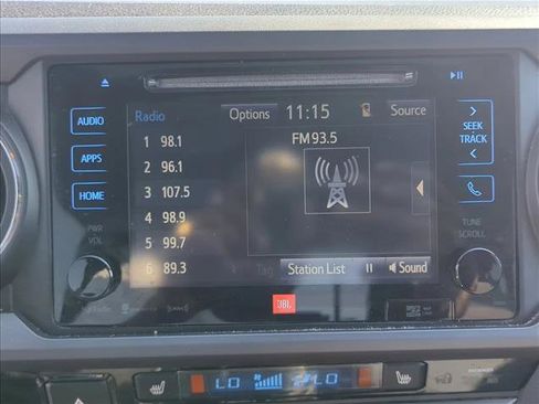 Used 2017 Toyota Tacoma TRD Off-Road image 11