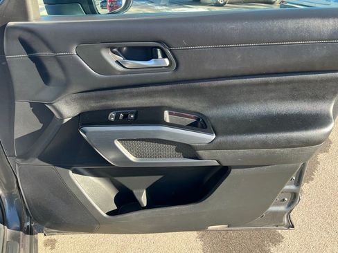 Used 2022 Nissan Pathfinder SL image 28