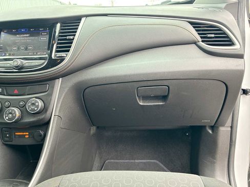 Certified 2020 Chevrolet Trax LS w/ Tint and Cruise Package image 28