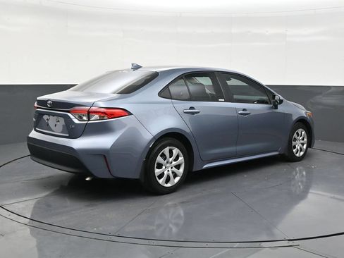 Used 2025 Toyota Corolla LE FWD image 5