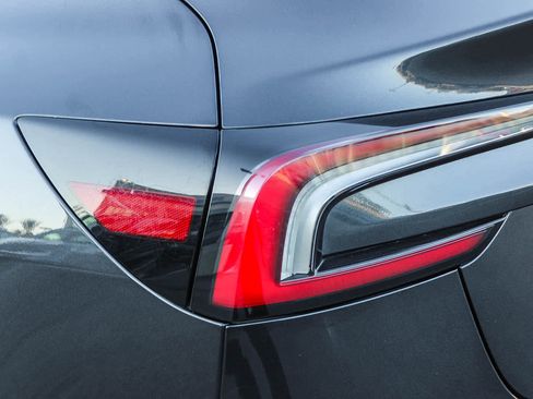 Used 2024 Tesla Model 3 Standard Range image 7