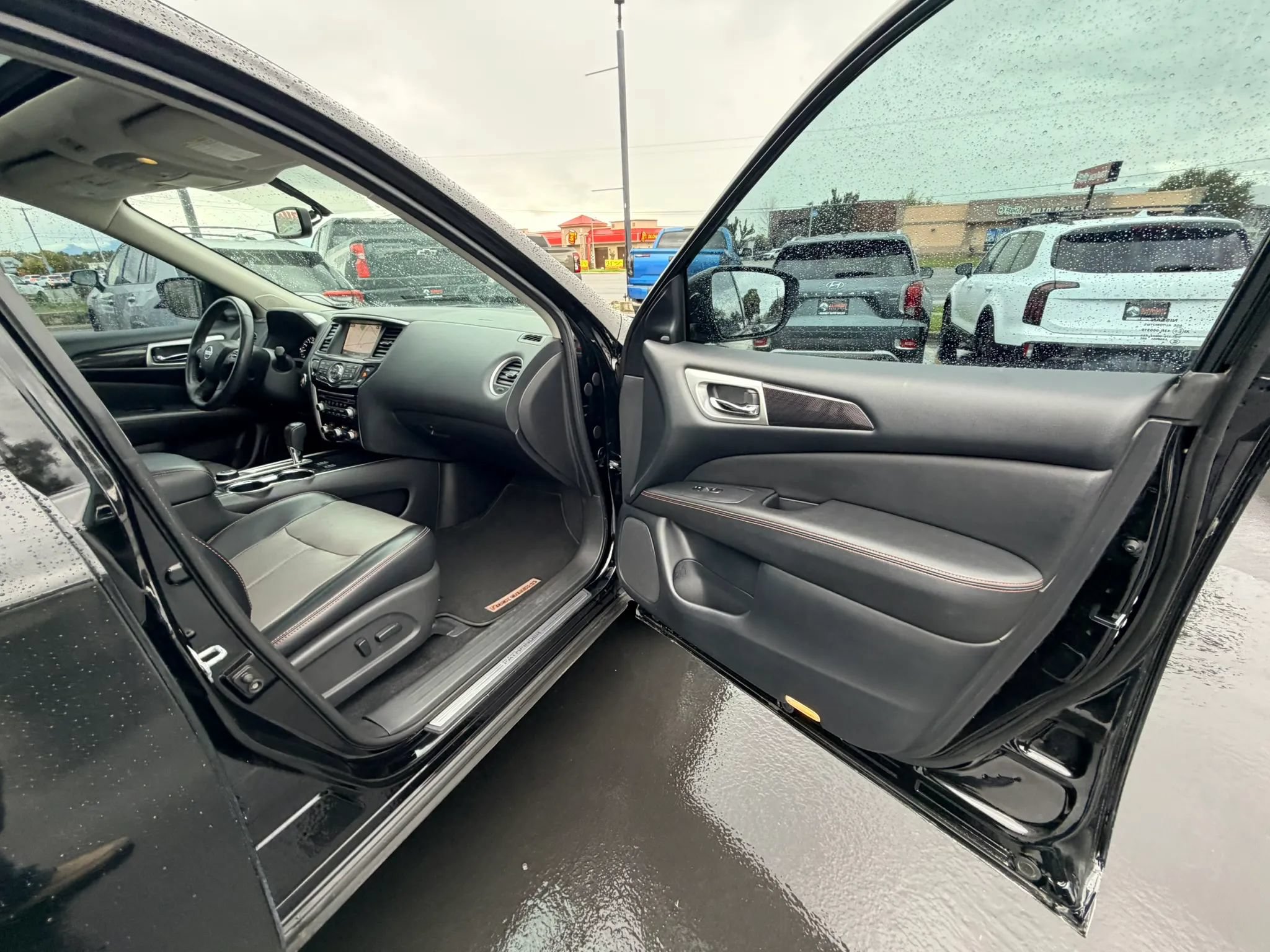 Used 2020 Nissan Pathfinder SL AWD/4WD image 25