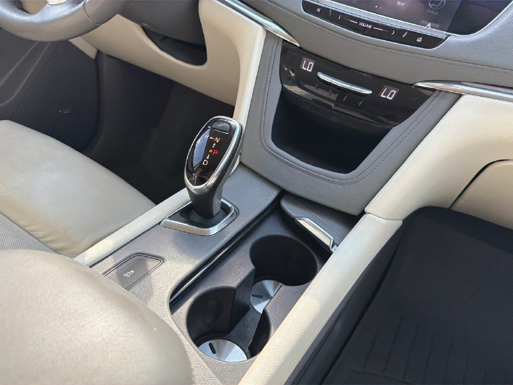 Used 2017 Cadillac XT5 Luxury FWD image 21