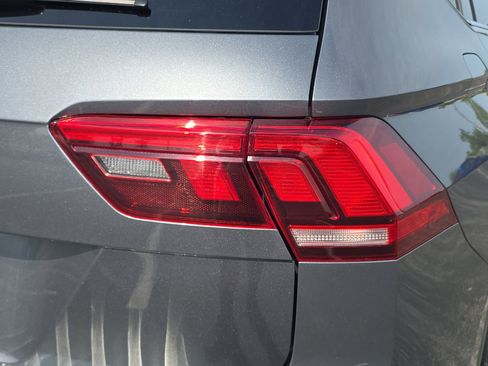 Used 2024 Volkswagen Tiguan SE FWD image 8