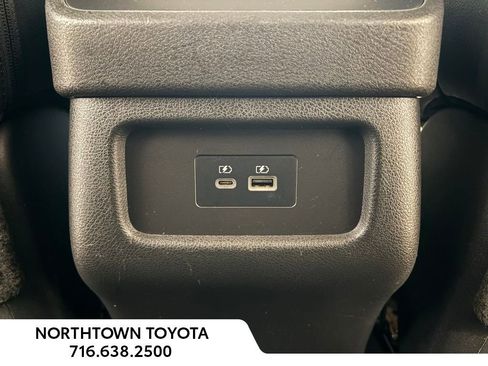 Used 2023 Nissan Pathfinder SL w/ Black Appearance Package AWD/4WD image 23