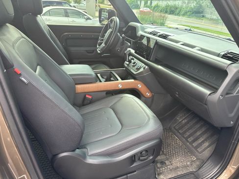 Used 2023 Land Rover Defender 90 X AWD/4WD image 7