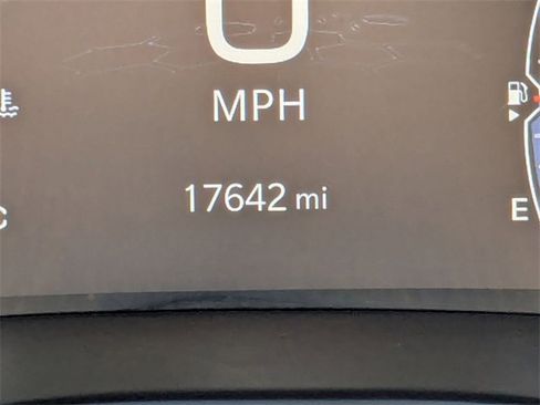 Used 2024 Jeep Compass Limited image 22