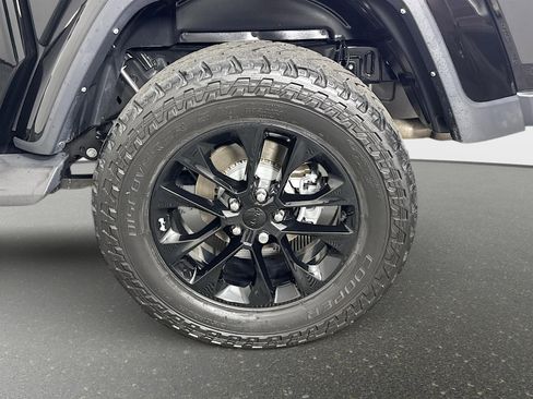 Used 2022 Jeep Gladiator Overland w/ Popular Equipment Package image 31