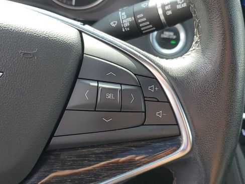 Certified 2022 Cadillac XT5 Premium Luxury w/ LPO, Floor Liner Package AWD/4WD image 19