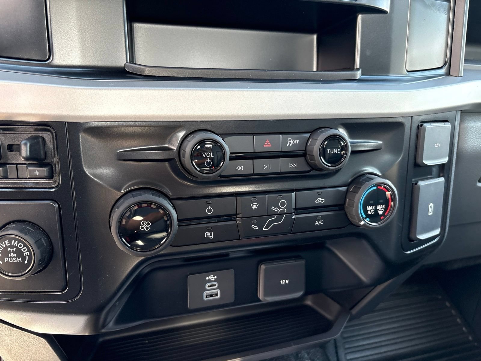 New 2026 Ford F250 XL RWD image 15