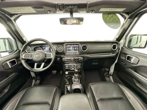 Used 2023 Jeep Wrangler Unlimited Sahara w/ Cold Weather Group AWD/4WD image 3