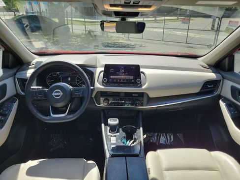 Used 2024 Nissan Rogue SV w/ SV Premium Package image 24