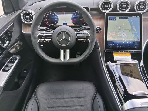 New 2026 Mercedes-Benz GLC 300 image 13