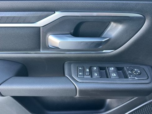 New 2026 RAM 1500 4x4 Crew Cab image 10