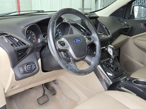 Used 2014 Ford Escape Titanium w/ Equipment Group 401A FWD image 9
