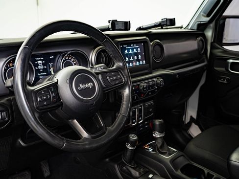 Used 2022 Jeep Wrangler Willys image 4