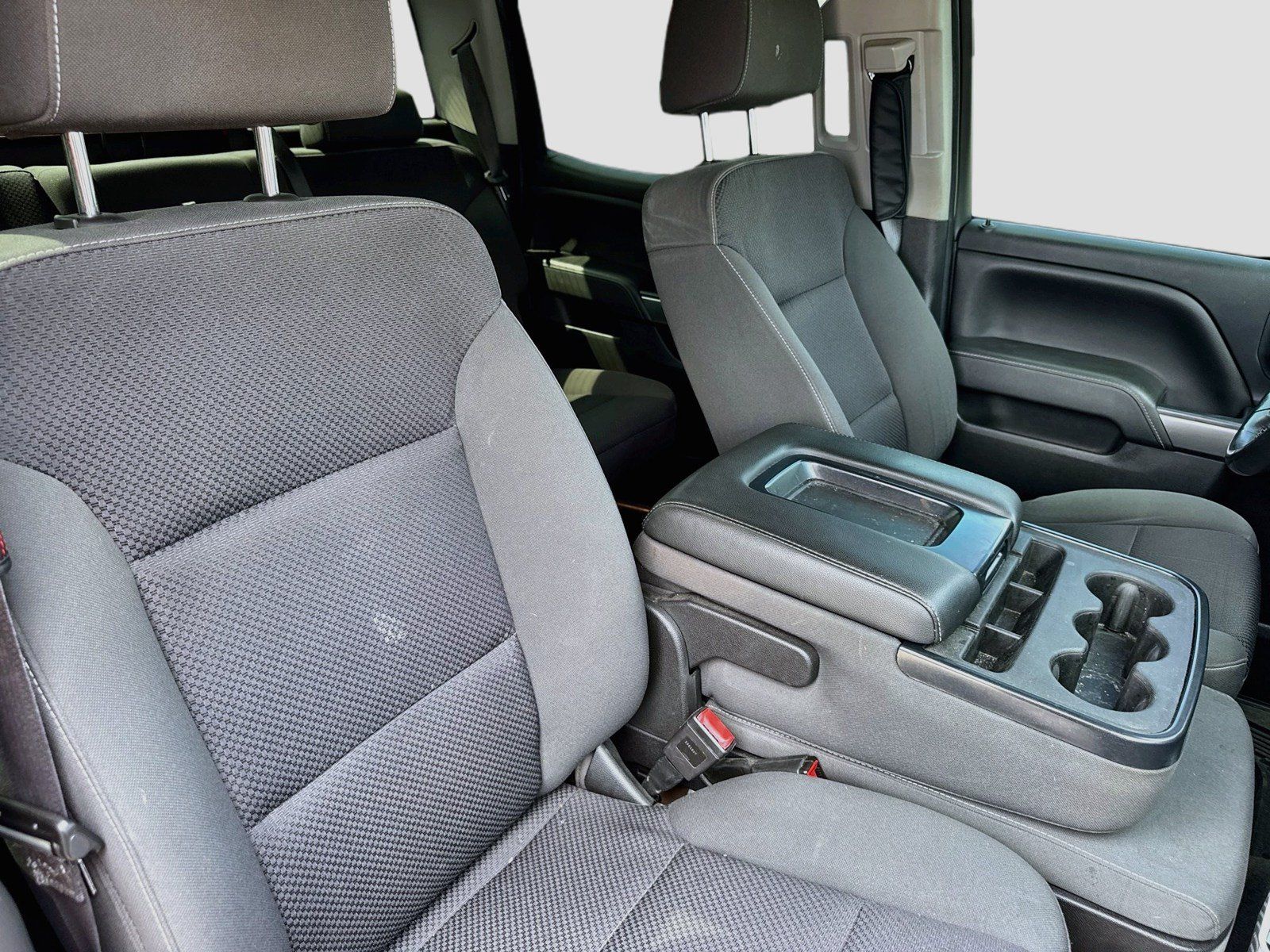 Used 2018 Chevrolet Silverado 1500 LT w/ LT Eassist Package RWD image 16