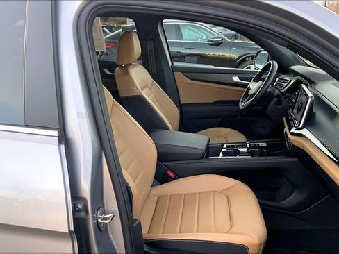 Used 2024 Volkswagen Atlas Cross Sport SEL R-Line image 7