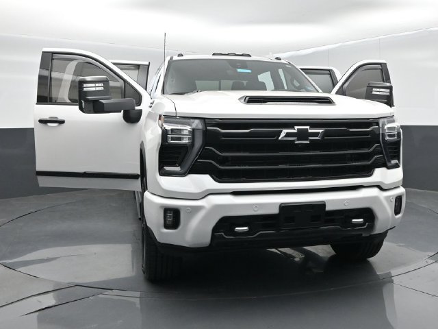 Used 2024 Chevrolet Silverado 3500 High Country w/ High Country Premium Package AWD/4WD image 63