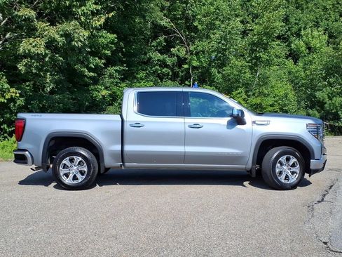 Used 2025 GMC Sierra 1500 SLT AWD/4WD image 3