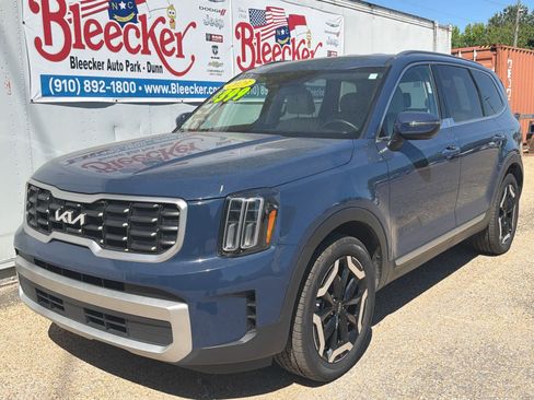 Used 2023 Kia Telluride S AWD/4WD image 6
