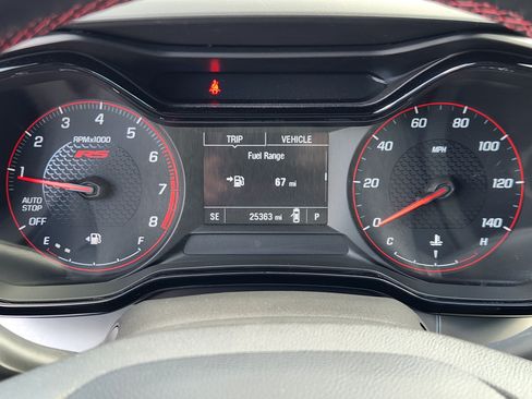 Used 2024 Chevrolet Trax RS w/ Sunroof Package FWD image 10