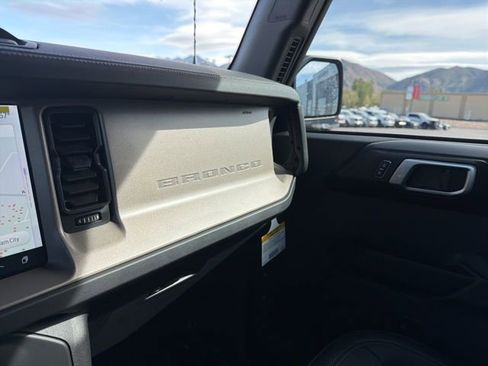 New 2026 Ford Bronco Outer Banks w/ Sasquatch Package AWD/4WD image 23