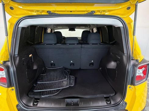 Used 2023 Jeep Renegade Altitude AWD/4WD image 27