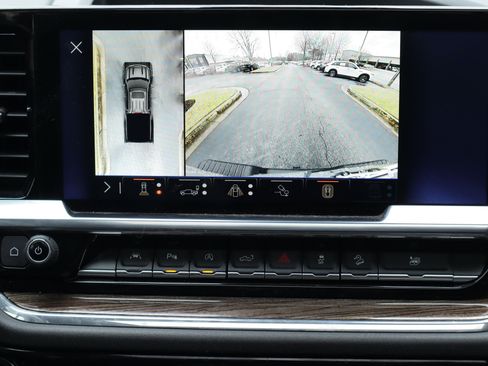 Used 2024 Chevrolet Silverado 1500 LT Trail Boss w/ LT Trail Boss Premium Package image 14