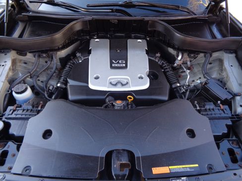 Used 2013 INFINITI FX37 AWD w/ Premium Pkg image 9