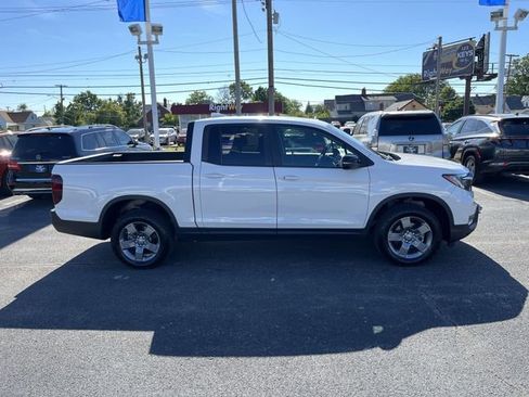 Used 2025 Honda Ridgeline TrailSport image 11