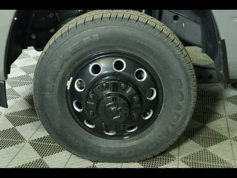 New 2026 RAM 3500 Laramie AWD/4WD image 15