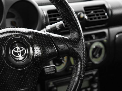 Used 2002 Toyota MR2 image 15