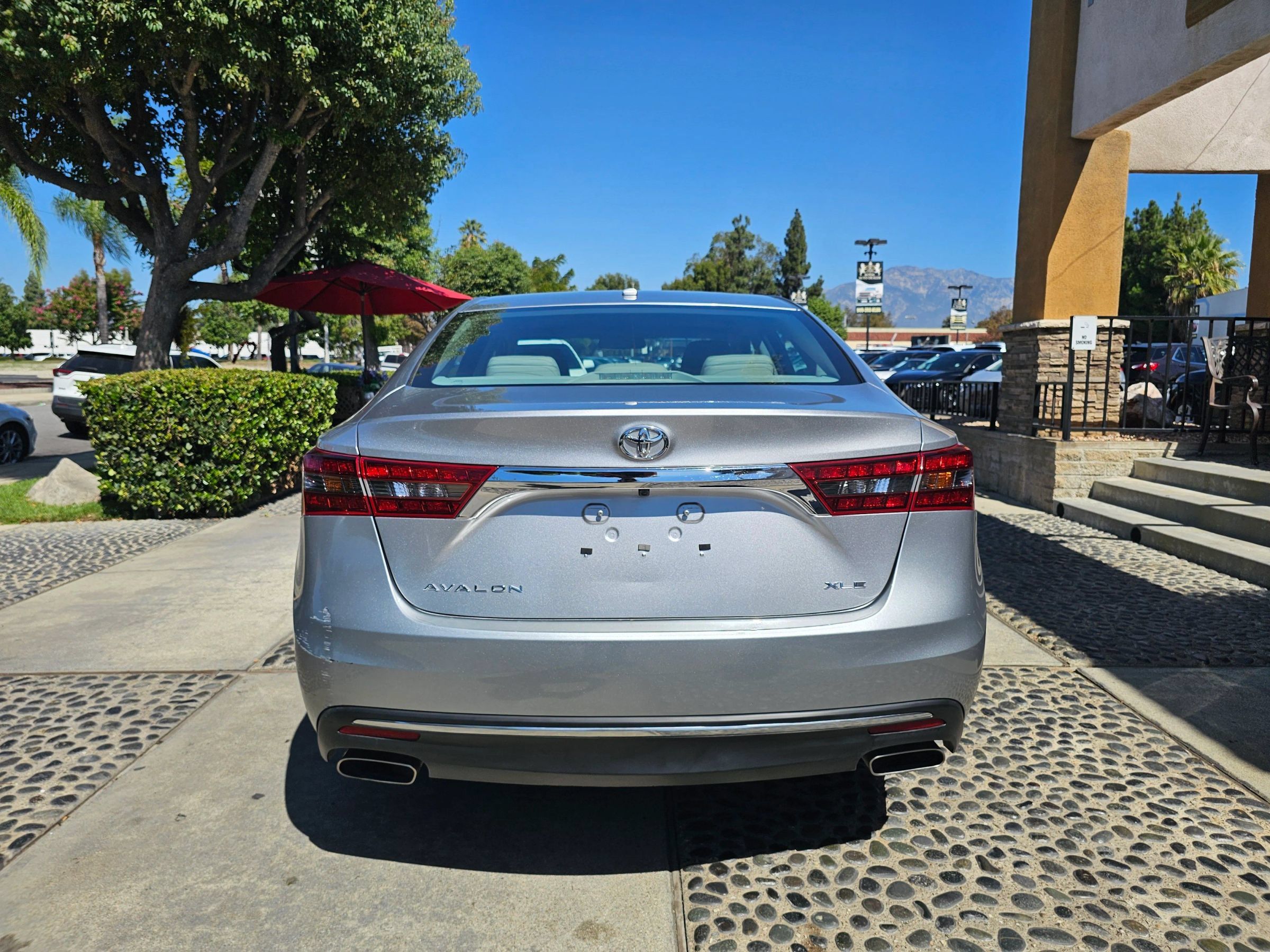 Used 2016 Toyota Avalon XLE FWD image 7