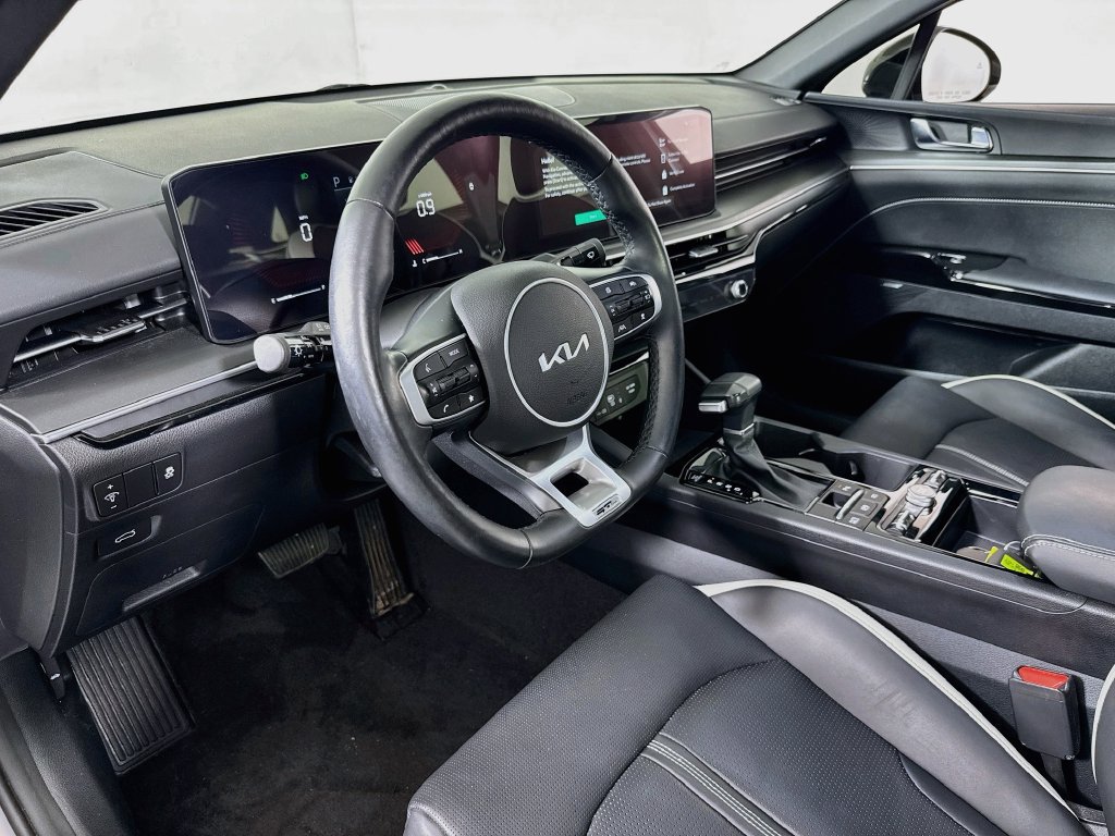 Used 2025 Kia K5 GT-Line w/ GT-Line Premium Package AWD/4WD image 9