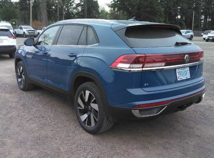 Used 2026 Volkswagen Atlas Cross Sport SE AWD/4WD image 2