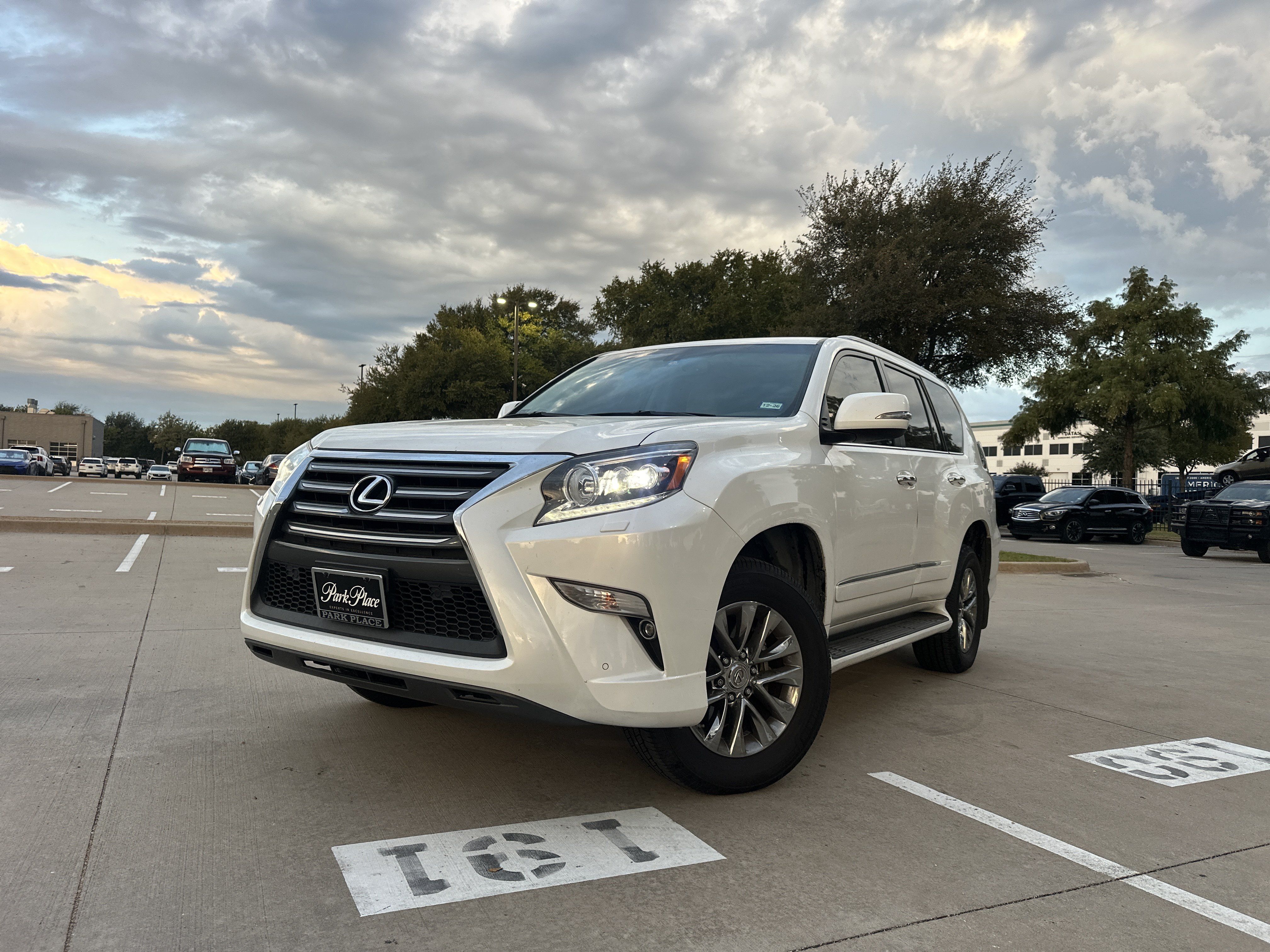 Used 2019 Lexus GX 460 Premium w/ Premium Package AWD/4WD image 1