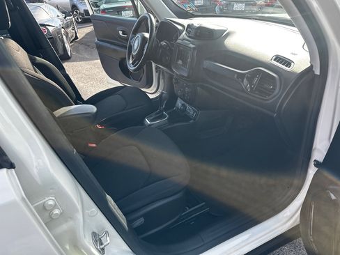 Used 2020 Jeep Renegade Altitude image 20