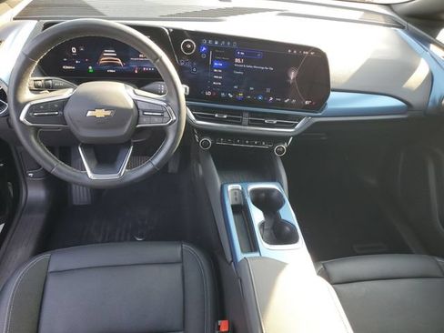 Certified 2024 Chevrolet Equinox EV LT FWD image 12