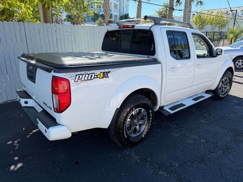 Used 2017 Nissan Frontier PRO-4X image 3