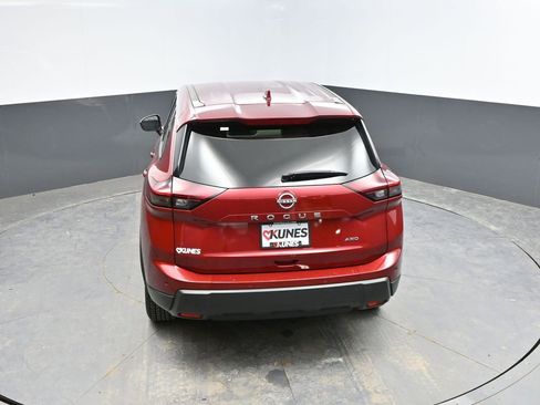 Used 2025 Nissan Rogue SV image 27