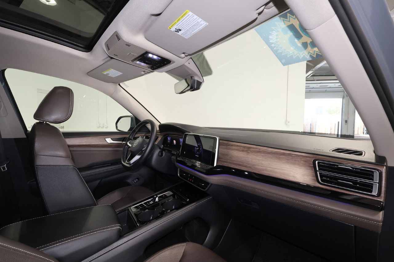 Used 2025 Volkswagen Atlas SEL AWD/4WD image 28