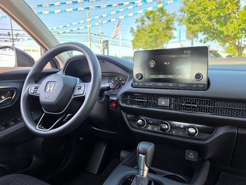 Used 2025 Honda HR-V LX image 13