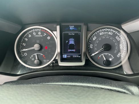 Used 2023 Toyota Tacoma SR5 RWD image 10