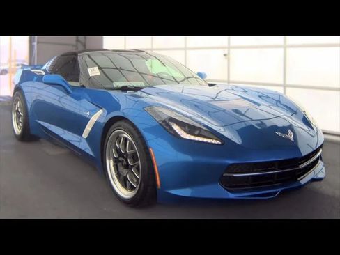Used 2016 Chevrolet Corvette Stingray Coupe RWD image 2