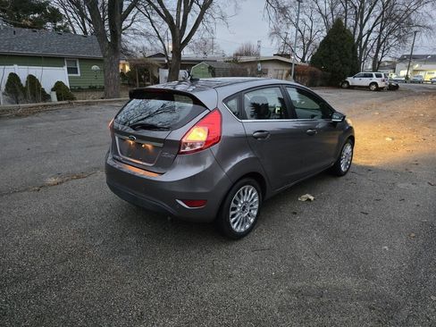 Used 2014 Ford Fiesta Titanium image 3